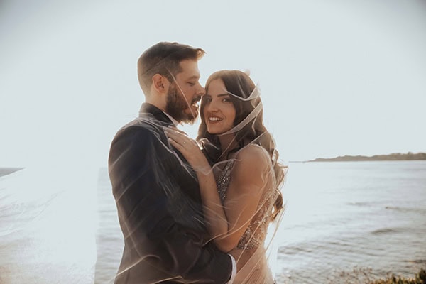 romantic-summer-wedding-athens-white-roses-baby-breaths_02