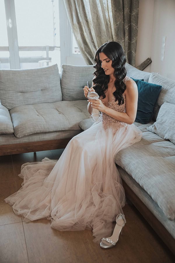 romantic-summer-wedding-athens-white-roses-baby-breaths_10