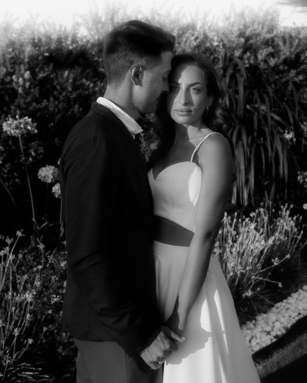 seaside-summer-wedding-chania-pampas-grass-anthurium_02x