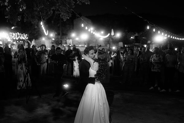 seaside-summer-wedding-chania-pampas-grass-anthurium_08