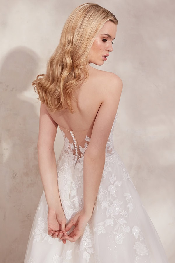 stylish-wedding-dresses-bridal-collection-adore-justin-alexander_05x