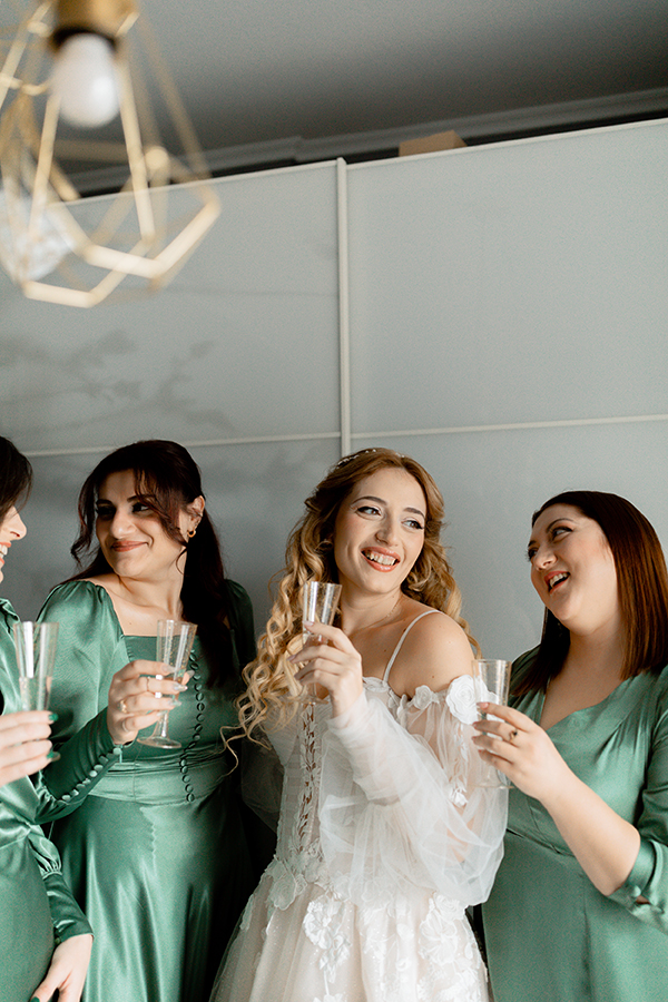 ultra-romantic-winter-wedding-thessaloniki-beautiful-florals-candles_07