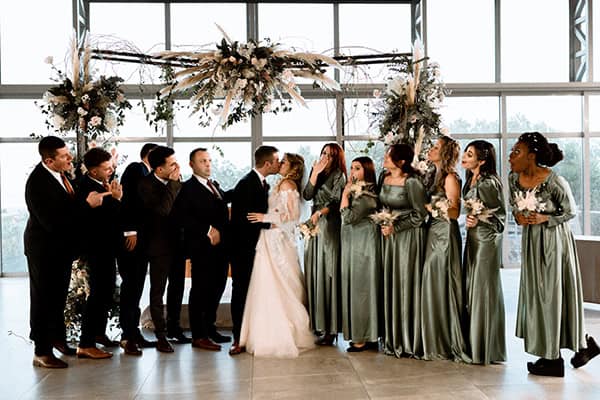 ultra-romantic-winter-wedding-thessaloniki-beautiful-florals-candles_19