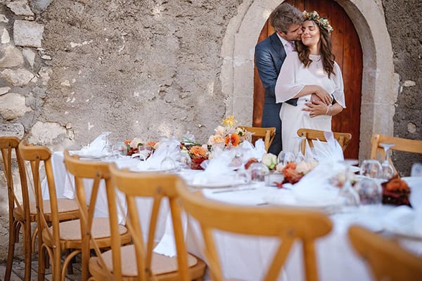 unique-summer-wedding-crete-terracota-tones_03x