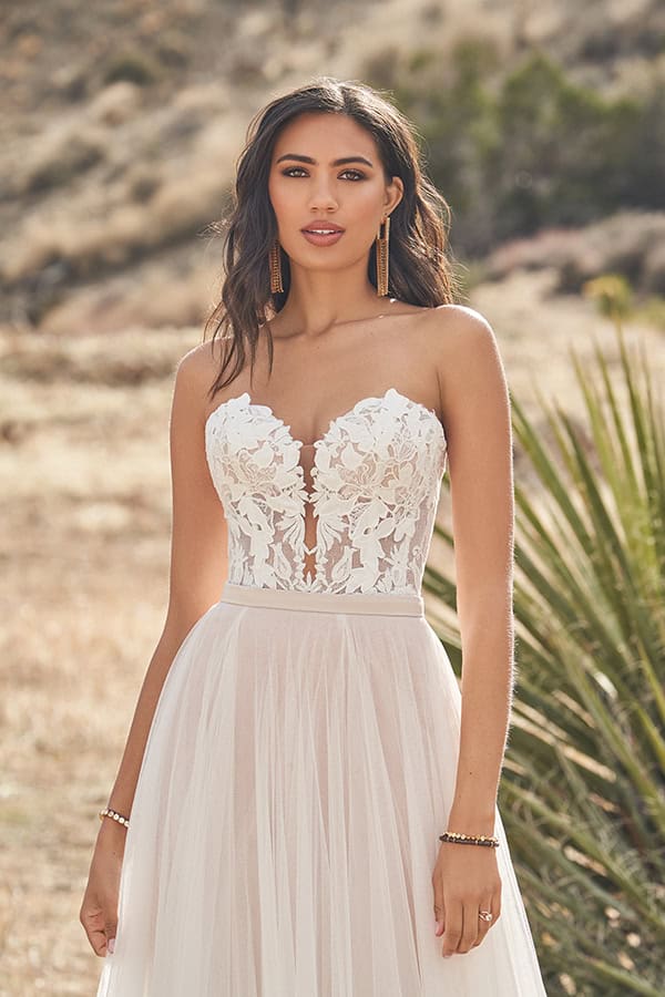 unique-wedding-dresses-justin-alexander-designer-lilian-west-spring-summer-2023-collection_15