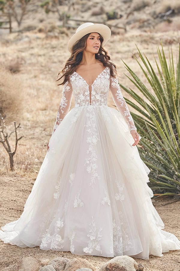unique-wedding-dresses-justin-alexander-designer-lilian-west-spring-summer-2023-collection_32