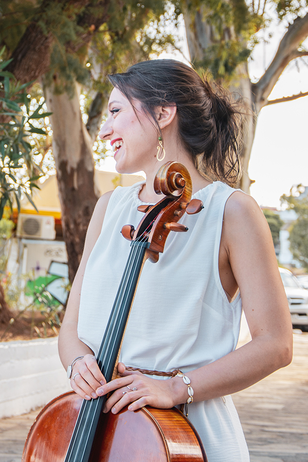 unique-wedding-entertainment-one-cello-n-a-half_07