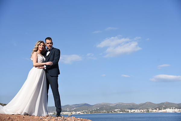 beautiful-fall-wedding-athens-white-flowers-romantic-moments_01