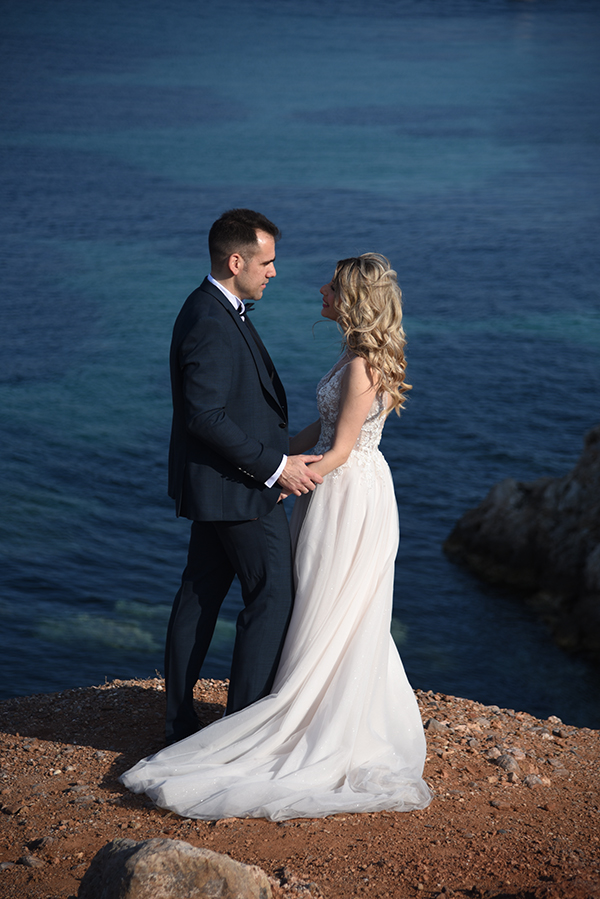 beautiful-fall-wedding-athens-white-flowers-romantic-moments_03