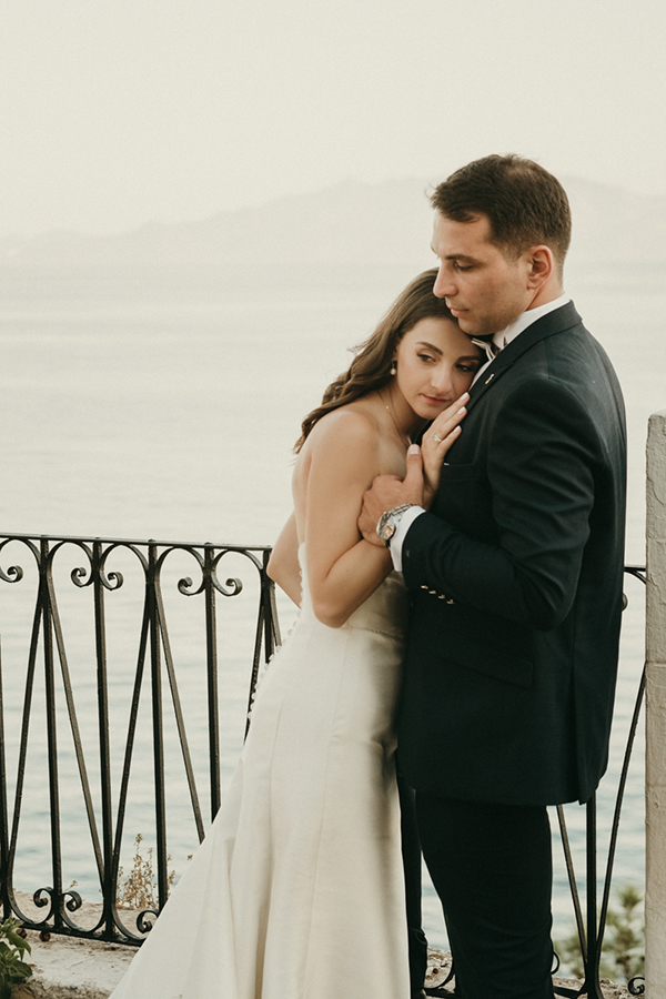 beautiful-fall-wedding-drama-athens-romantic-roses-greenery_01x