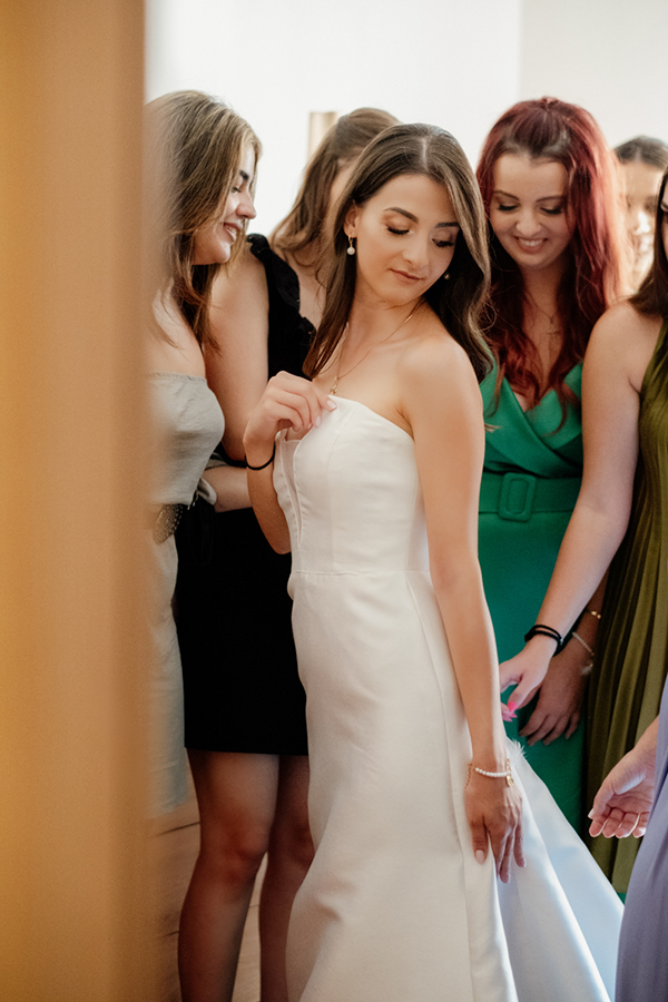 beautiful-fall-wedding-drama-athens-romantic-roses-greenery_08