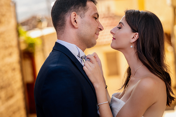 beautiful-fall-wedding-drama-athens-romantic-roses-greenery_29