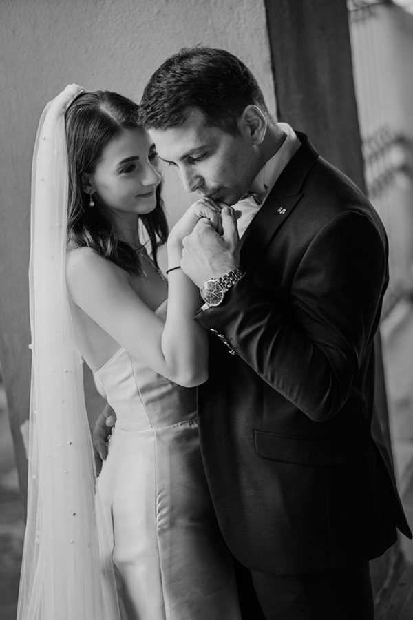 beautiful-fall-wedding-drama-athens-romantic-roses-greenery_30