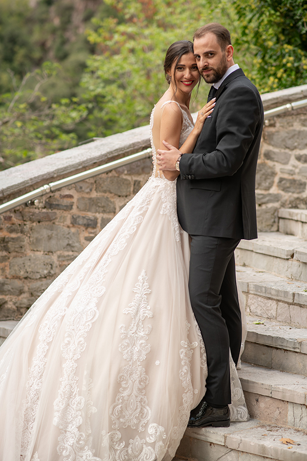 beautiful-fall-wedding-white-flowers_02