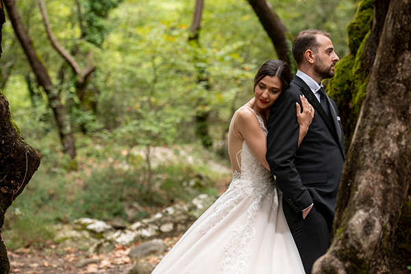 beautiful-fall-wedding-white-flowers_06