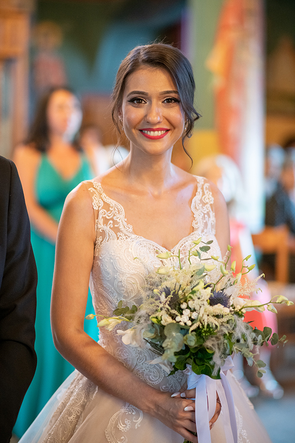 beautiful-fall-wedding-white-flowers_22