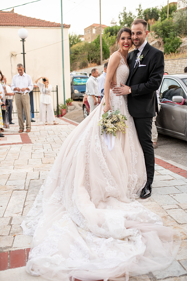 beautiful-fall-wedding-white-flowers_27