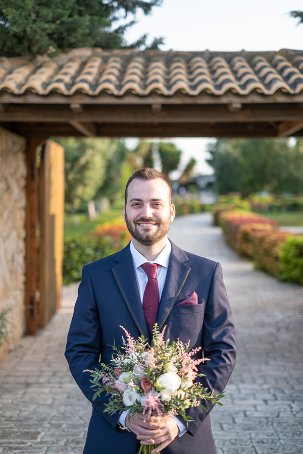 beautiful-spring-wedding-pale-color-palette_17