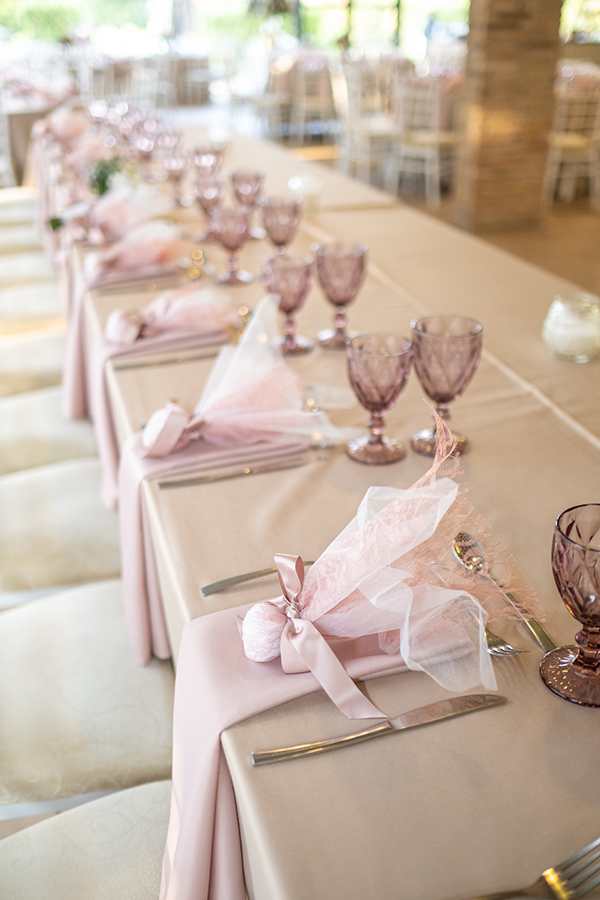 beautiful-spring-wedding-pale-color-palette_30