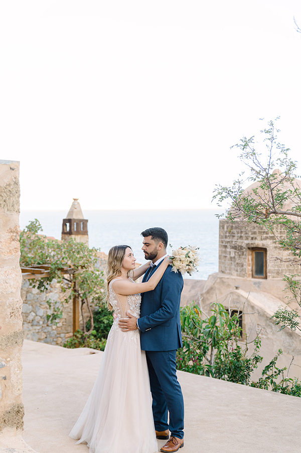 boho-fall-wedding-sparta-pampas-grass-flowers-white-peach-shades_01