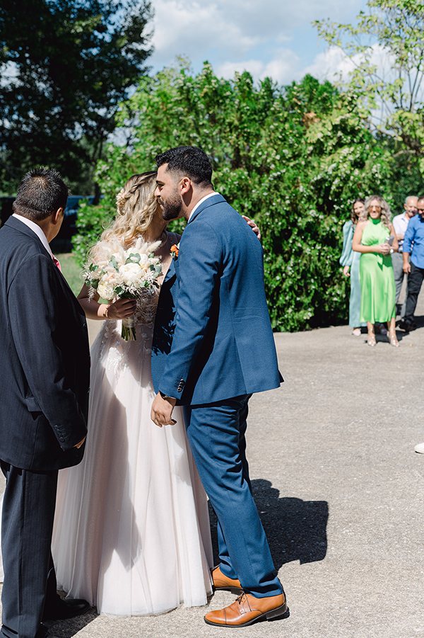 boho-fall-wedding-sparta-pampas-grass-flowers-white-peach-shades_34