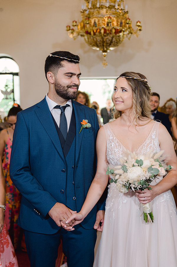 boho-fall-wedding-sparta-pampas-grass-flowers-white-peach-shades_41