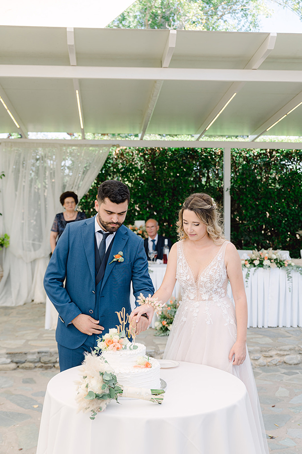 boho-fall-wedding-sparta-pampas-grass-flowers-white-peach-shades_55