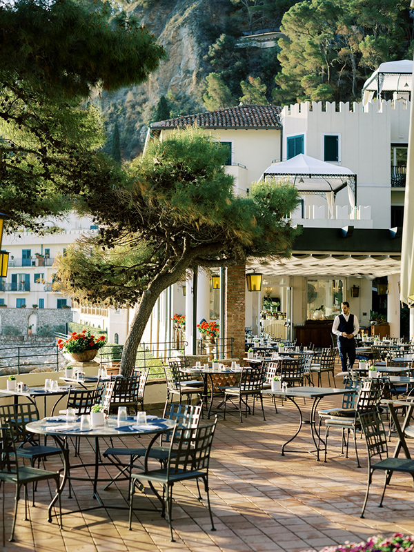 celebrate-memorable-wedding-day-magnificent-villa-sant-andrea-sicily_02