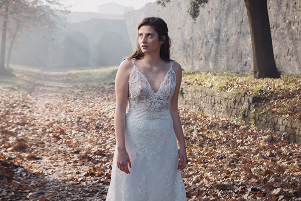 flowy-wedding-dresses-sophie-theodoraki-bridal-stunning-bridal-look_09