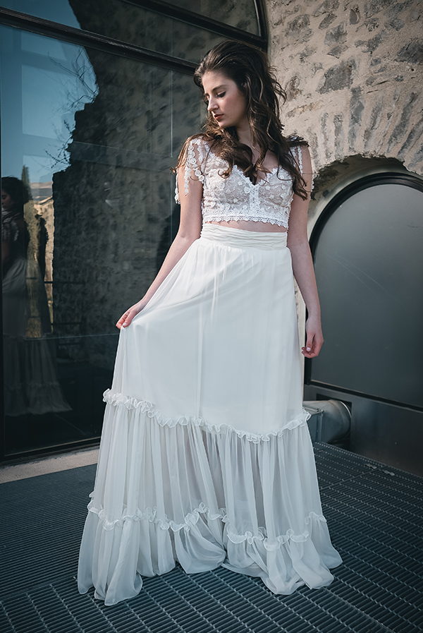flowy-wedding-dresses-sophie-theodoraki-bridal-stunning-bridal-look_15