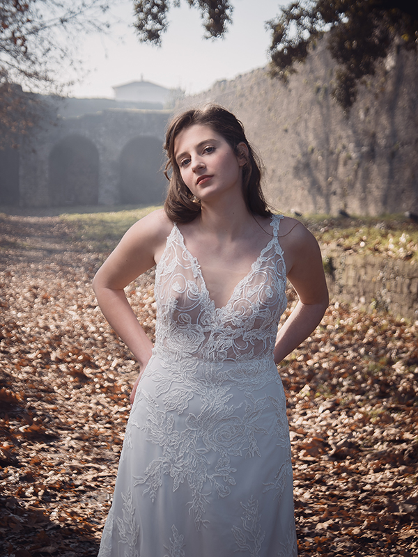 flowy-wedding-dresses-sophie-theodoraki-bridal-stunning-bridal-look_16