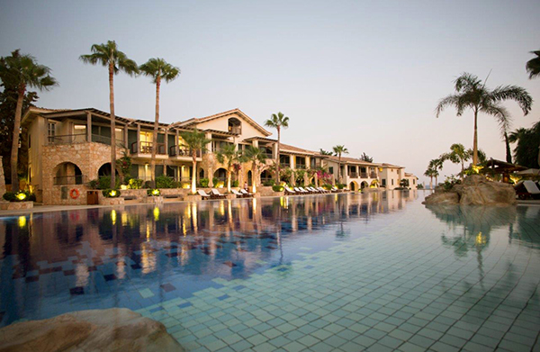 make-dreamy-wedding-day-luxury-columbia-beach-resort_13z