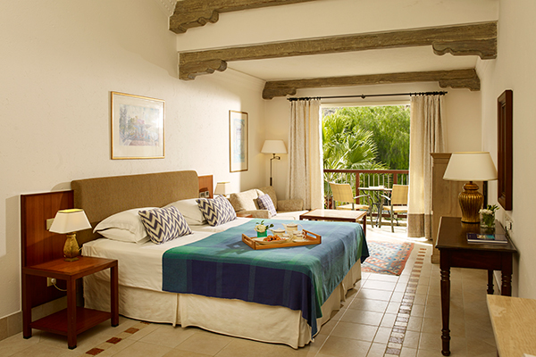 make-dreamy-wedding-day-luxury-columbia-beach-resort_15