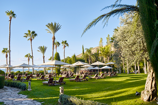 make-dreamy-wedding-day-luxury-columbia-beach-resort_17