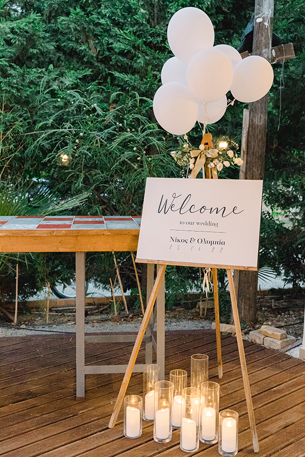 romantic-chic-summer-wedding-white-florals-greenery_20