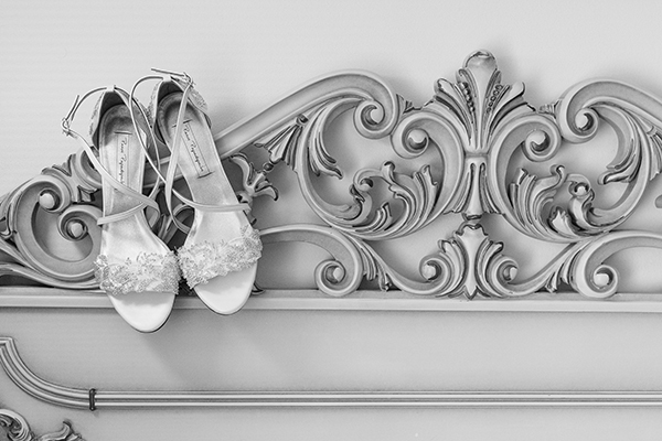 romantic-fall-wedding-athens-white-peach-roses_06