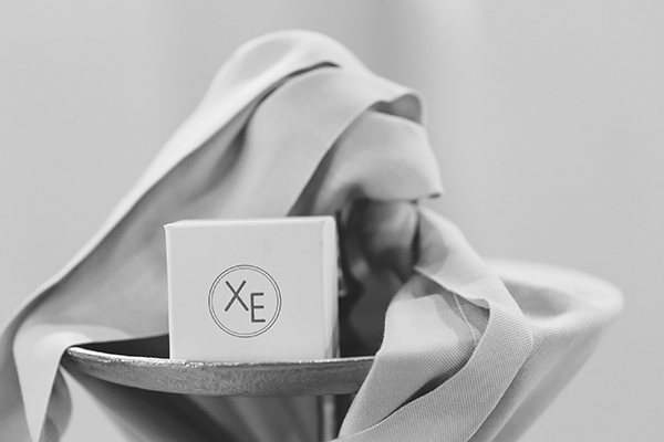 romantic-fall-wedding-athens-white-peach-roses_06x