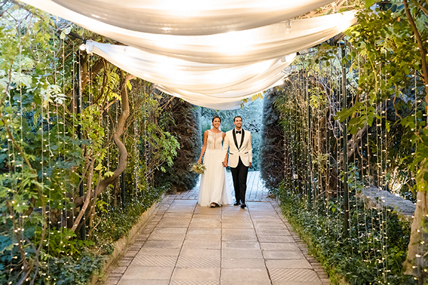 romantic-fall-wedding-athens-white-peach-roses_31