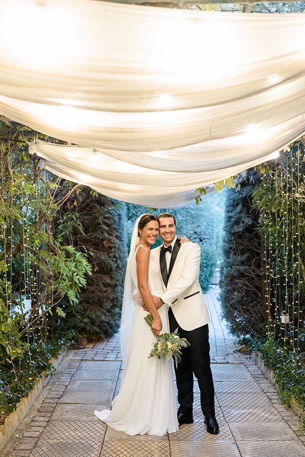 romantic-fall-wedding-athens-white-peach-roses_32