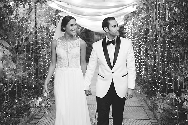 romantic-fall-wedding-athens-white-peach-roses_33