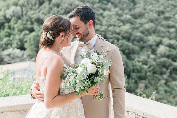 romantic-spring-wedding-beach-lefkada-fresh-white-flowers_02