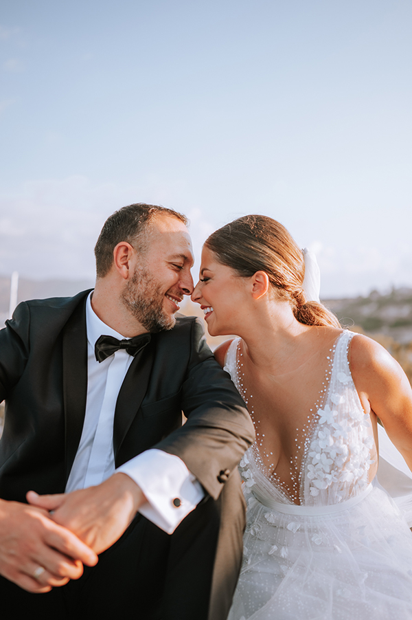 romantic-summer-wedding-crete-olive-leaves-white-flowers_01x