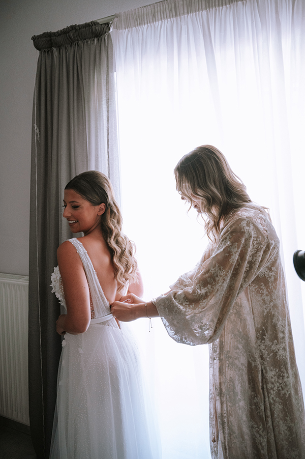 romantic-summer-wedding-crete-olive-leaves-white-flowers_09
