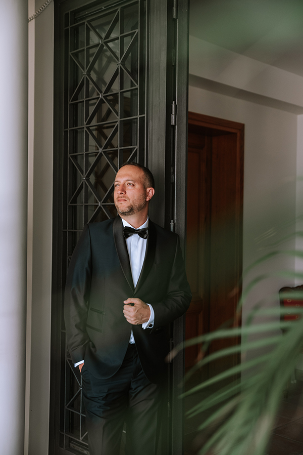 romantic-summer-wedding-crete-olive-leaves-white-flowers_16