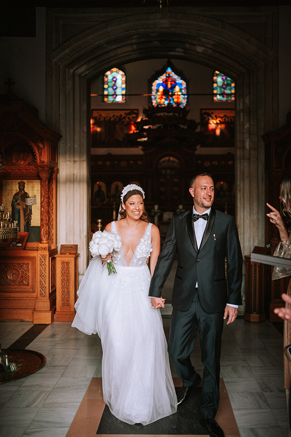 romantic-summer-wedding-crete-olive-leaves-white-flowers_24