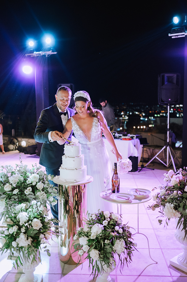 romantic-summer-wedding-crete-olive-leaves-white-flowers_40