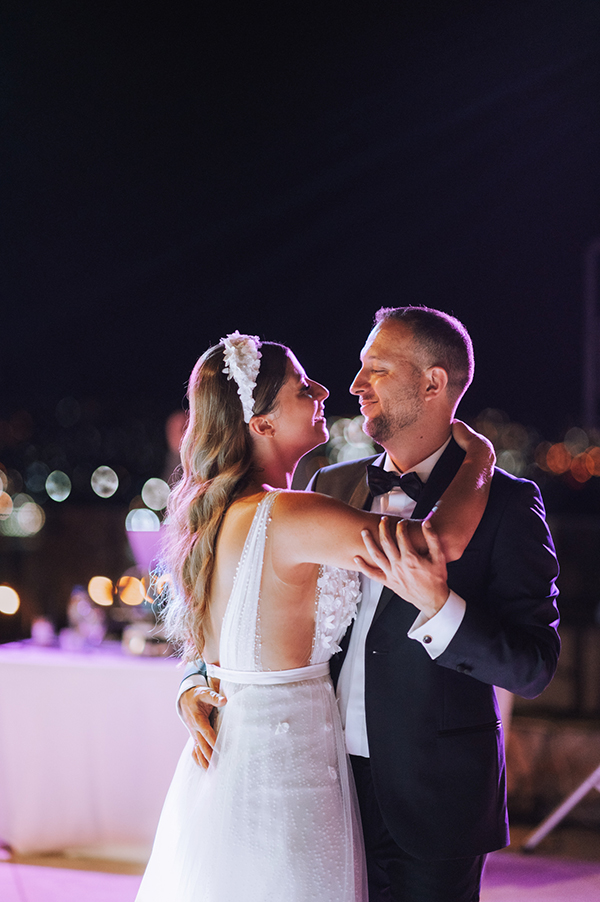 romantic-summer-wedding-crete-olive-leaves-white-flowers_41