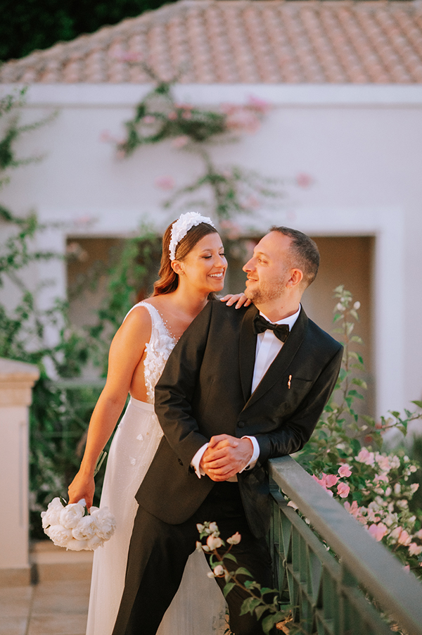 romantic-summer-wedding-crete-olive-leaves-white-flowers_42x
