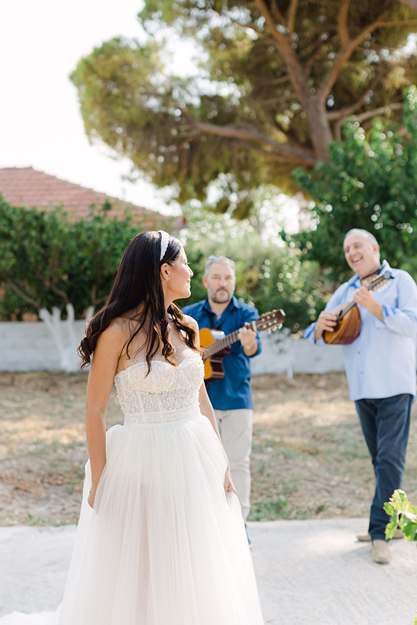 romantic-summer-wedding-kefalonia-lovely-white-florals-rustic-touches_07