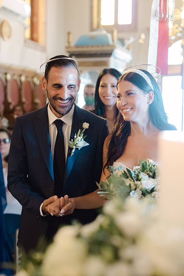 romantic-summer-wedding-kefalonia-lovely-white-florals-rustic-touches_22